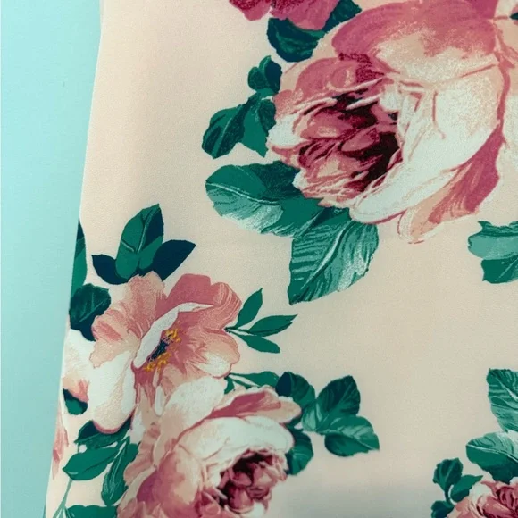 Socialite Floral Tank - Picture 3 of 4